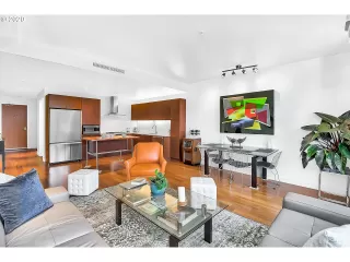 Photo #4: 21133794 Listing 