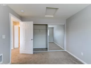 Photo #4: 21134545 Listing