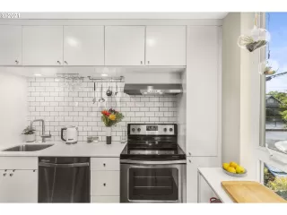 Photo #1: 21134603 Listing