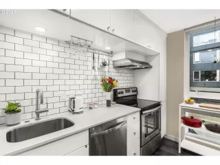 Photo #2: 21134603 Listing