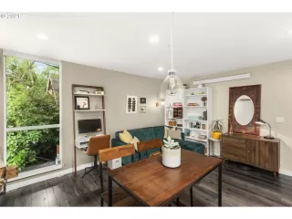 Photo #4: 21134603 Listing