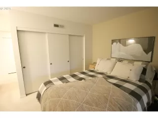 Photo #2: 21134728 Listing