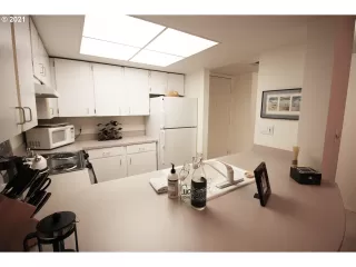 Photo #5: 21134728 Listing