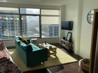 Photo #5: 21134753 Listing