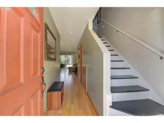 Photo #1: 21136230 Listing