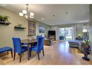 Photo #2: 21136230 Listing