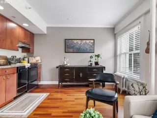 Photo #3: 21136482 Listing