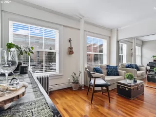 Photo #5: 21136482 Listing