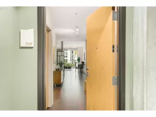 Photo #2: 21136914 Listing