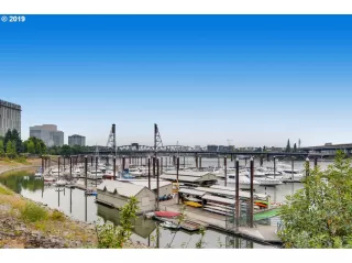 Photo #1: 21137552 Listing