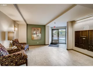 Photo #5: 21137552 Listing