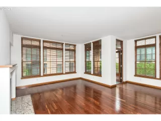 Photo #1: 21137661 Listing