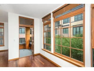 Photo #4: 21137661 Listing