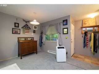 Photo #2: 21137915 Listing