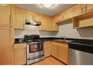 Photo #4: 21138049 Listing