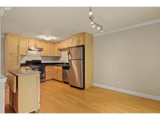 Photo #6: 21138049 Listing