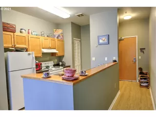 Photo #4: 21138246 Listing