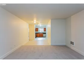 Photo #6: 21138815 Listing 