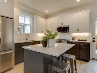 Photo #2: 21139089 Listing