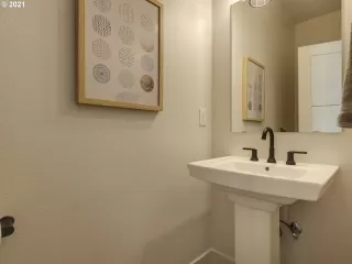 Photo #5: 21139089 Listing