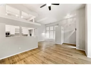 Photo #6: 21139164 Listing