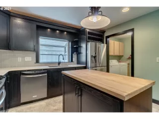 Photo #2: 21139702 Listing