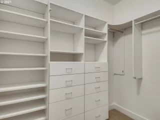 Photo #5: 21139817 Listing