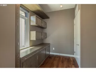 Photo #4: 21140165 Listing