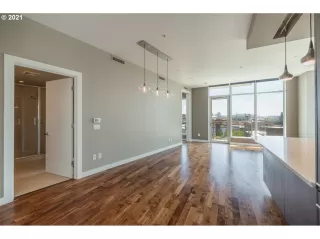 Photo #6: 21140165 Listing