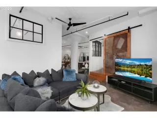 Photo #4: 21140273 Listing 