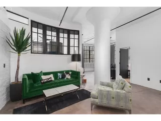 Photo #5: 21140273 Listing 