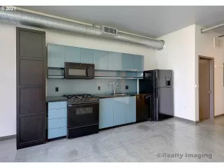 Photo #4: 21140313 Listing