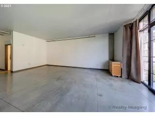 Photo #6: 21140313 Listing