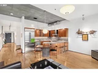 Photo #6: 21140819 Listing 