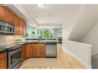 Photo #4: 21140916 Listing