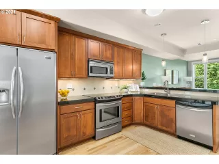 Photo #5: 21140916 Listing