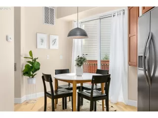 Photo #6: 21140916 Listing