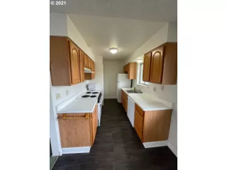 Photo #3: 21140951 Listing