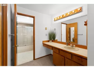 Photo #4: 21141528 Listing