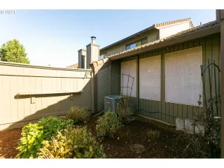 Photo #5: 21141528 Listing