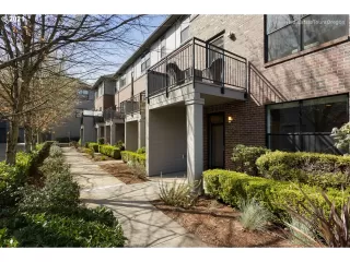 Photo #2: 21142033 Listing