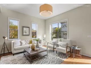 Photo #3: 21142033 Listing