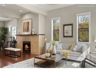 Photo #4: 21142033 Listing