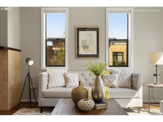 Photo #5: 21142033 Listing