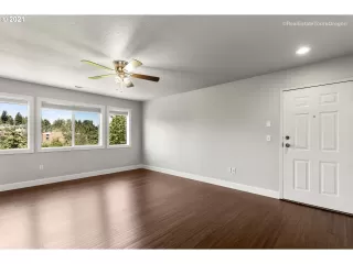 Photo #4: 21142056 Listing 