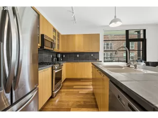 Photo #2: 21142432 Listing 