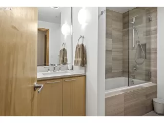 Photo #6: 21142432 Listing 