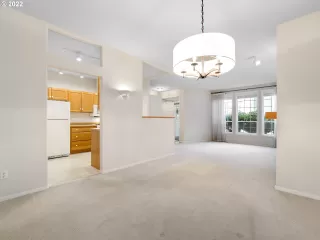 Photo #4: 21142469 Listing