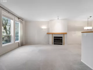 Photo #5: 21142469 Listing