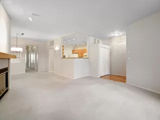 Photo #6: 21142469 Listing